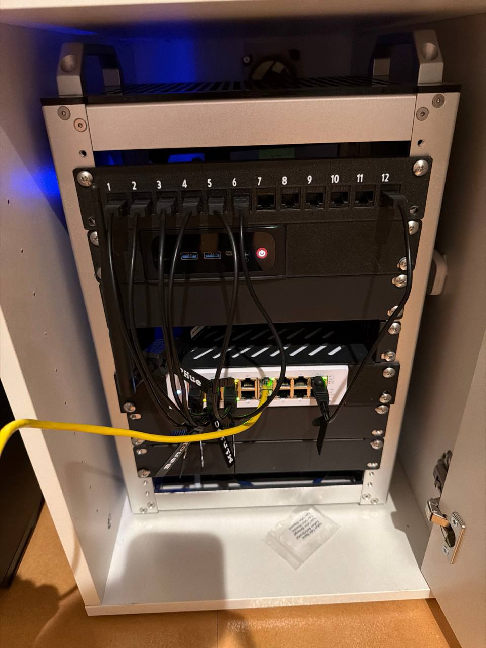 Command Center 10-inch rack front view